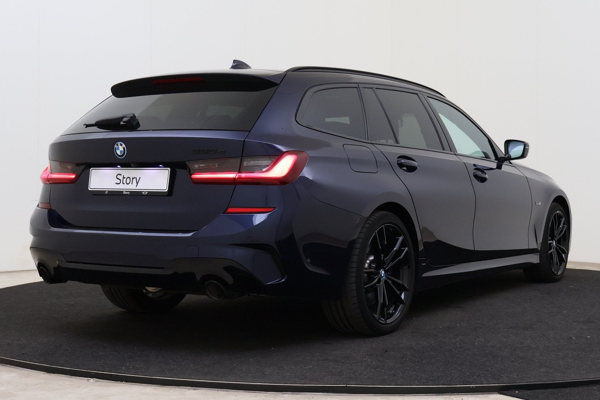 BMW 3 Serie Touring 330e High Executive M Sport Automaat / P, Achterwielaandrijving, Gebruikt, Euro 6, 4 cilinders