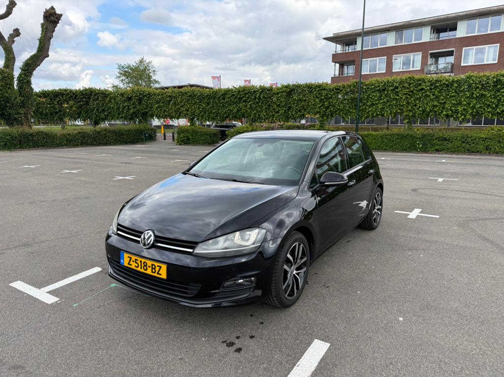 Volkswagen Golf 1.2 TSI NAP stoelmassage led cruise camera, Auto's, Volkswagen, Voorwielaandrijving, Zwart, Handgeschakeld, 104 pk