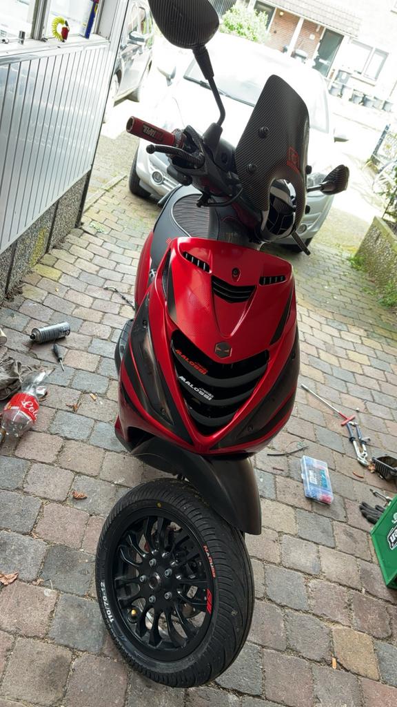 Piaggio Zip 80cc 4T - Rood/Zwart - Goed Onderhouden, Fietsen en Brommers, Scooters | Piaggio, Ophalen, Gebruikt, Maximaal 45 km/u