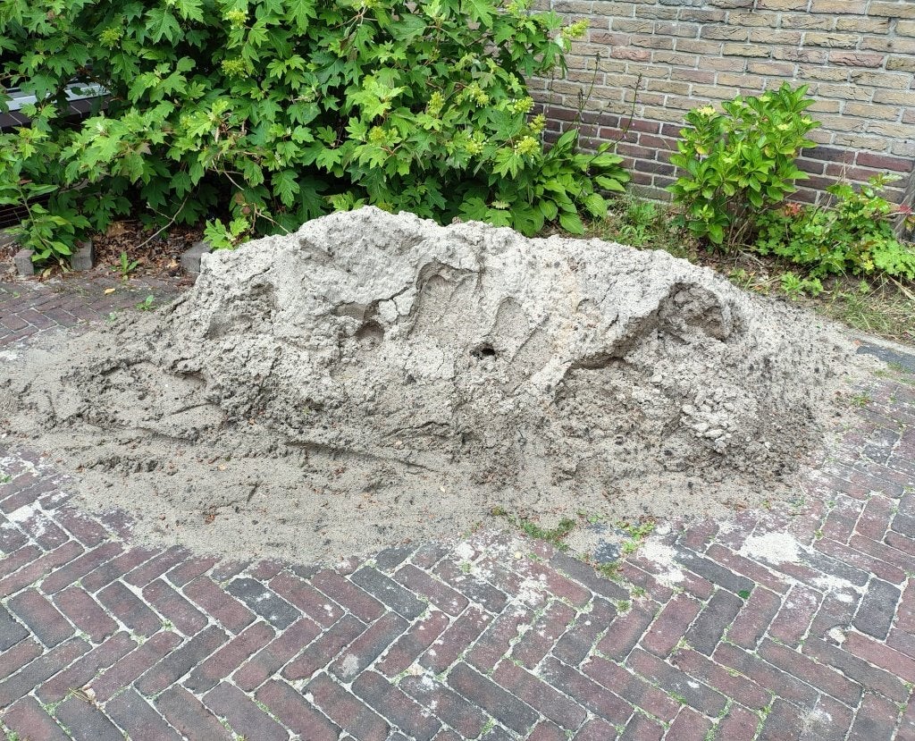 Gratis ophoogzand, Tuin en Terras, Zand, Ophalen, Gebruikt, Ophoogzand