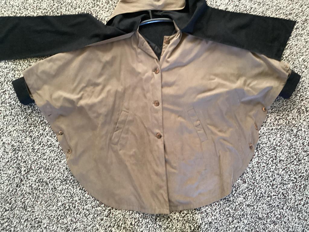 Bijzondere jas / cape van Canda, maat 42, Ophalen of Verzenden, Gedragen, Maat 42/44 (L), Beige