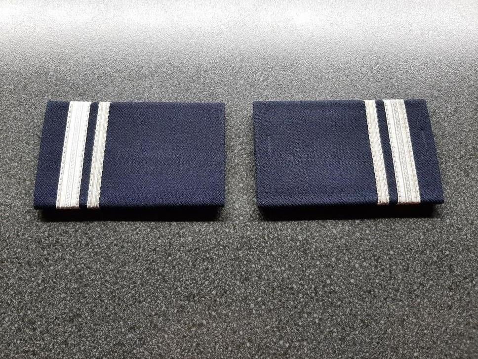 Burger  Chauffeur  ( kleur = blauw ) epauletten 84x51 mm., Ophalen of Verzenden, Landmacht, Nederland, Embleem of Badge