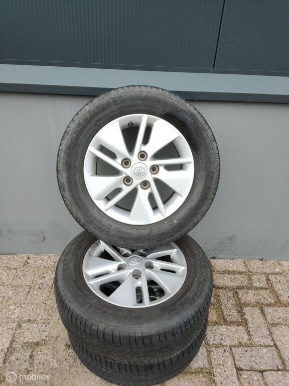 Toyota Auris Banden 195/65R15 91H Michelin- Energy- 05225, Gebruikt, Ophalen of Verzenden