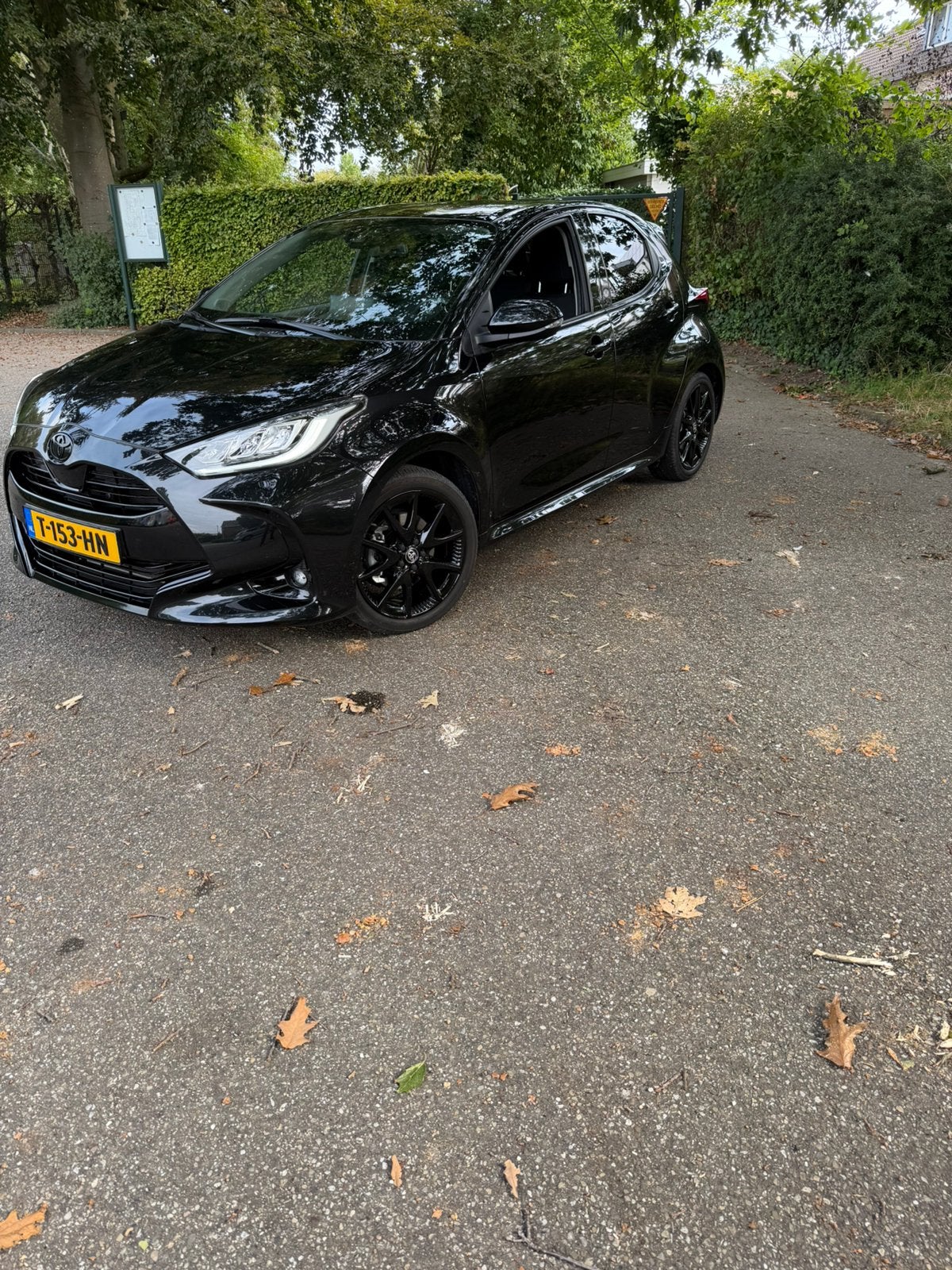 Toyota Yaris 1.5 dynamic Hybrid 116pk CVT 2023 Zwart
