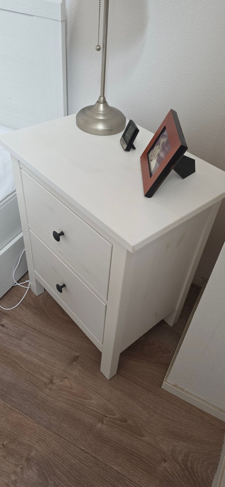 Nachtkastje met 2 lades - Wit IKEA, Huis en Inrichting, Slaapkamer | Nachtkastjes, Ophalen, Gebruikt, Minder dan 45 cm, 55 tot 70 cm
