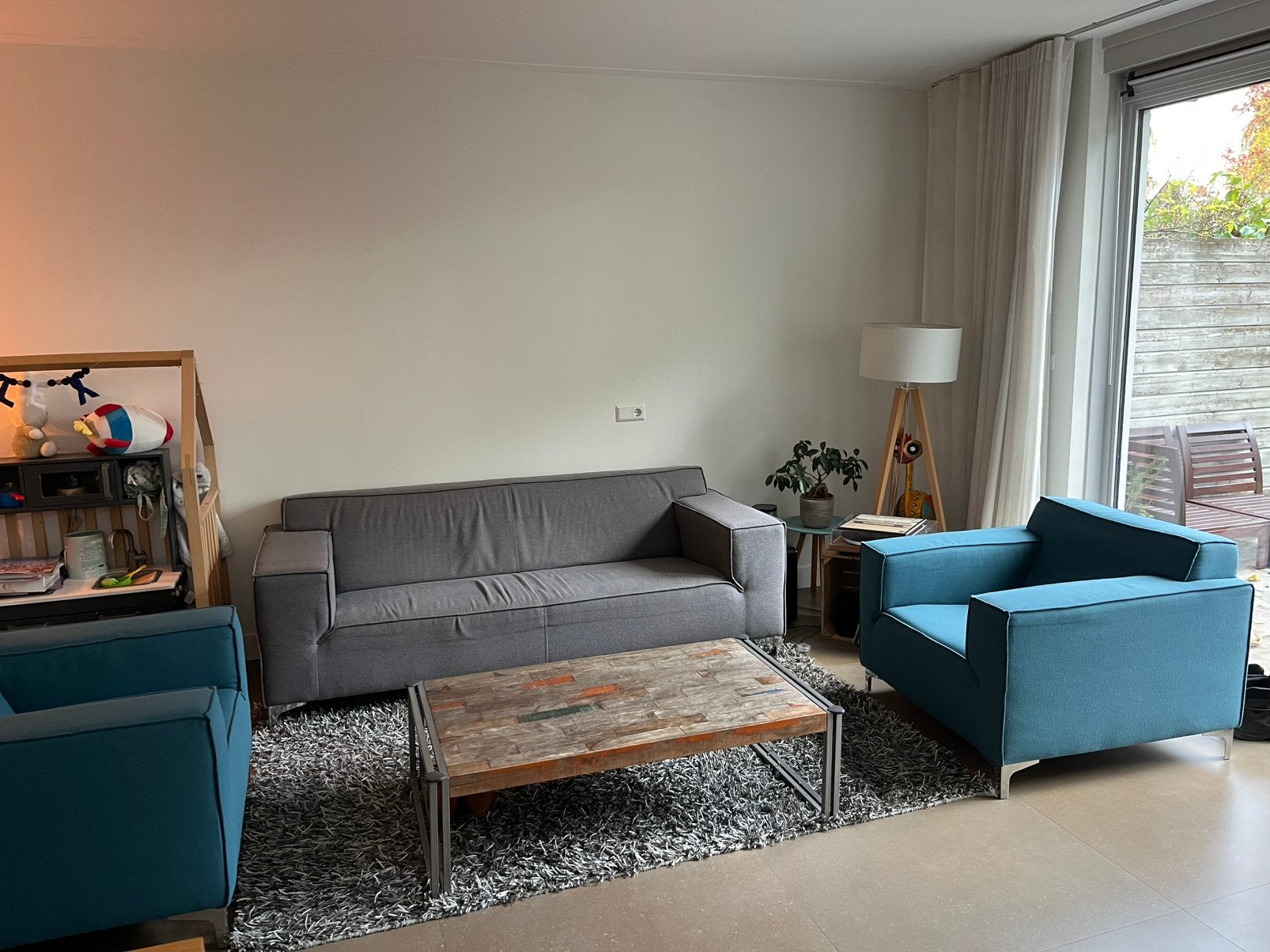 Twee fauteuils, bank en vloerkleed, Ophalen, Gebruikt, Stof, Modern