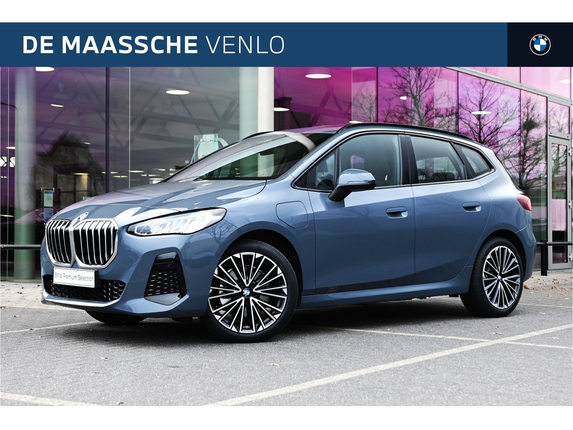 BMW 2 Serie Active Tourer 230e xDrive M Sport Automaat / Tre, Auto's, Gebruikt, 1820 kg, Origineel Nederlands, Bedrijf