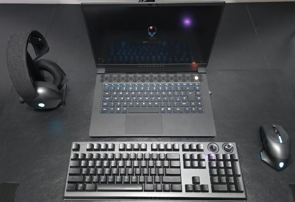 Alienware M15 R7 Laptop Bundle - i7-12700H, RTX 3070 Ti, 64G, Ophalen, 64 GB of meer, Met videokaart, Alienware