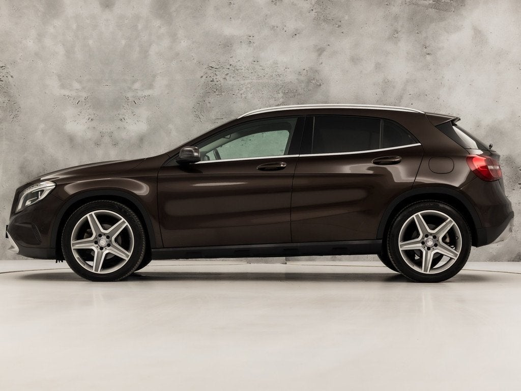 Mercedes-Benz GLA 180 AMG Sport Automaat (NAVIGATIE, LEDER,, Auto's, Mercedes-Benz, 12 maanden, Gebruikt, 4 cilinders, Leder en Stof