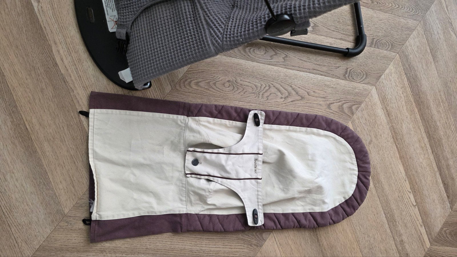 BabyBjörn Wipstoel met extra hoes en speelboog, Kinderen en Baby's, Wipstoel, Met gordel(s) of riempje(s), Zo goed als nieuw, Ophalen