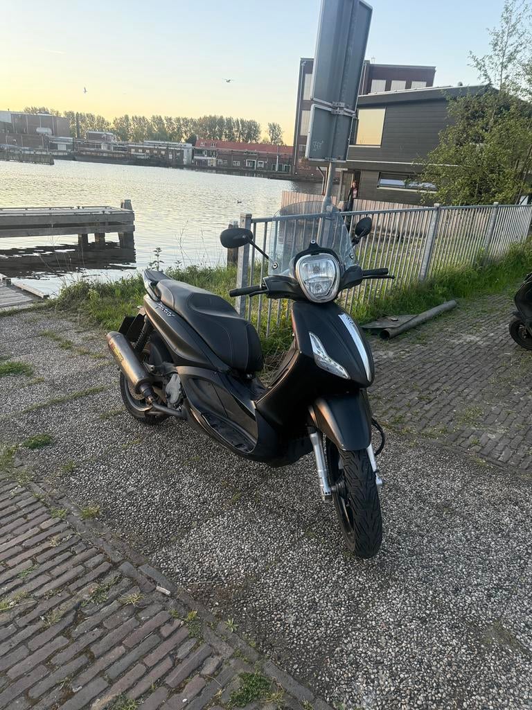 Piaggio Beverly 350 A1, Ophalen of Verzenden, Zo goed als nieuw, Benzine, Overige modellen