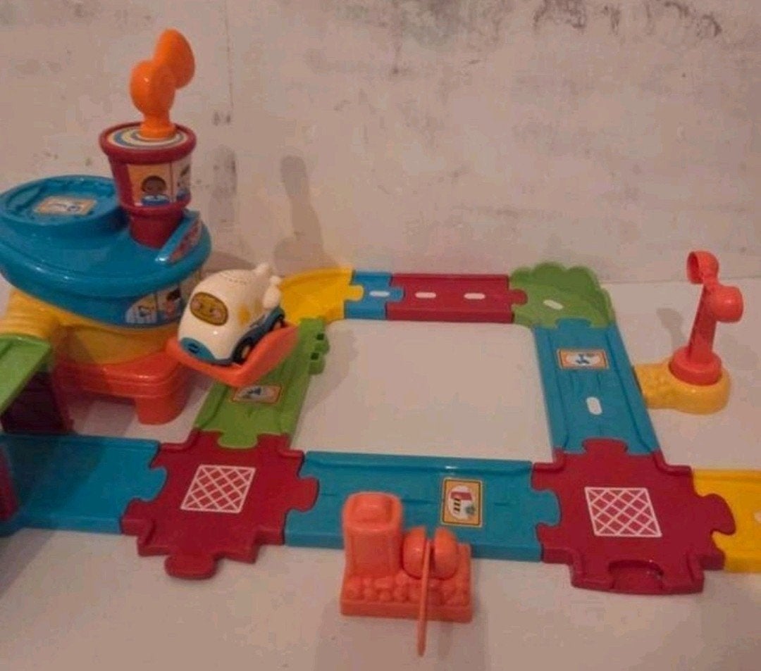 Vtech - toet toet auto's vliegveld, Ophalen of Verzenden