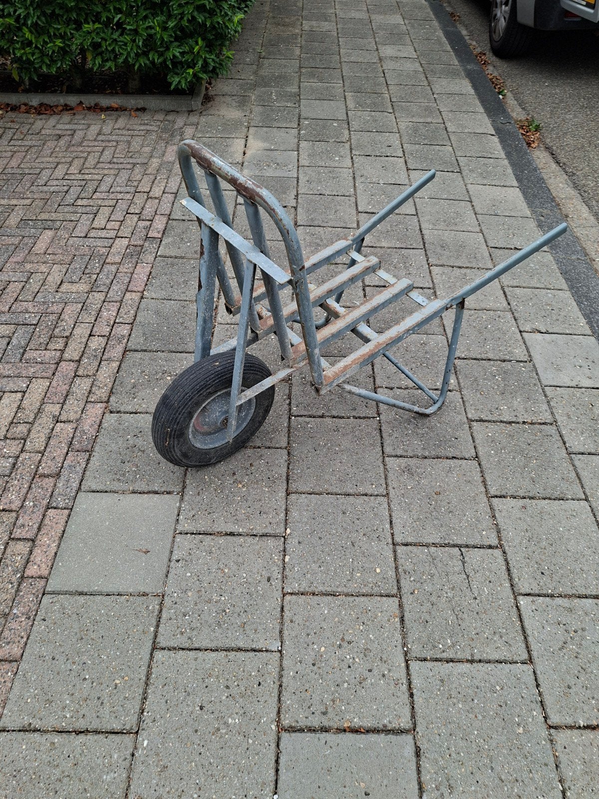 stenen kruiwagen, Ophalen, Gebruikt