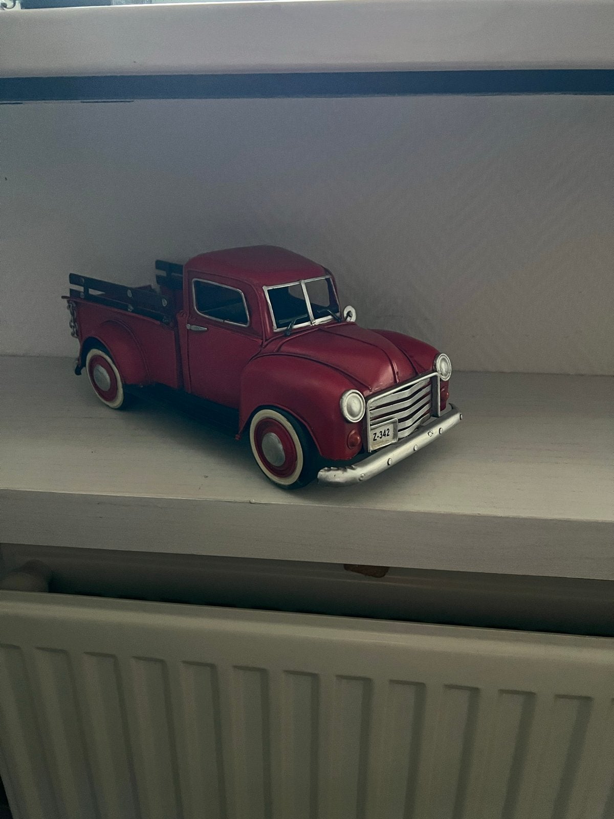 Decoratieve Rode Vintage Pick-up Truck Model, Hobby en Vrije tijd, Modelbouw | Auto's en Voertuigen, Overige merken, 1:50 of kleiner