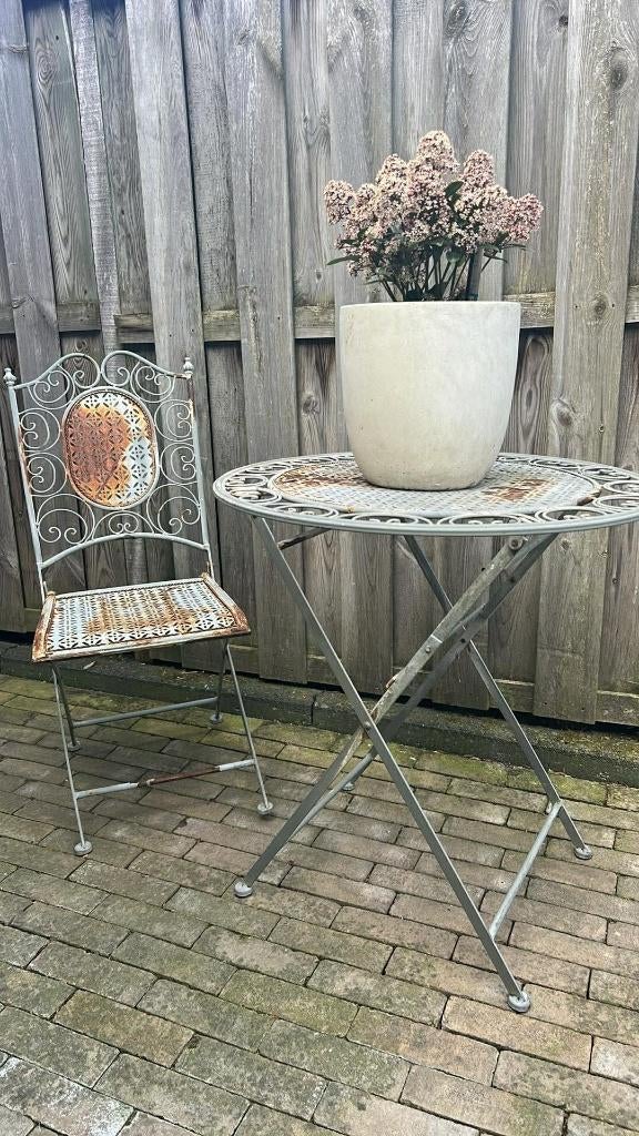 Brocante bistro tuinset, Ophalen