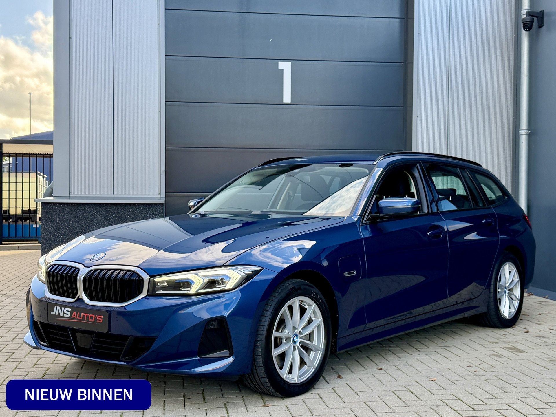BMW 3 Serie Touring 320e LCi *90% SOH* Phytonicblau / Laser, Automaat, Gebruikt, 4 cilinders, Blauw