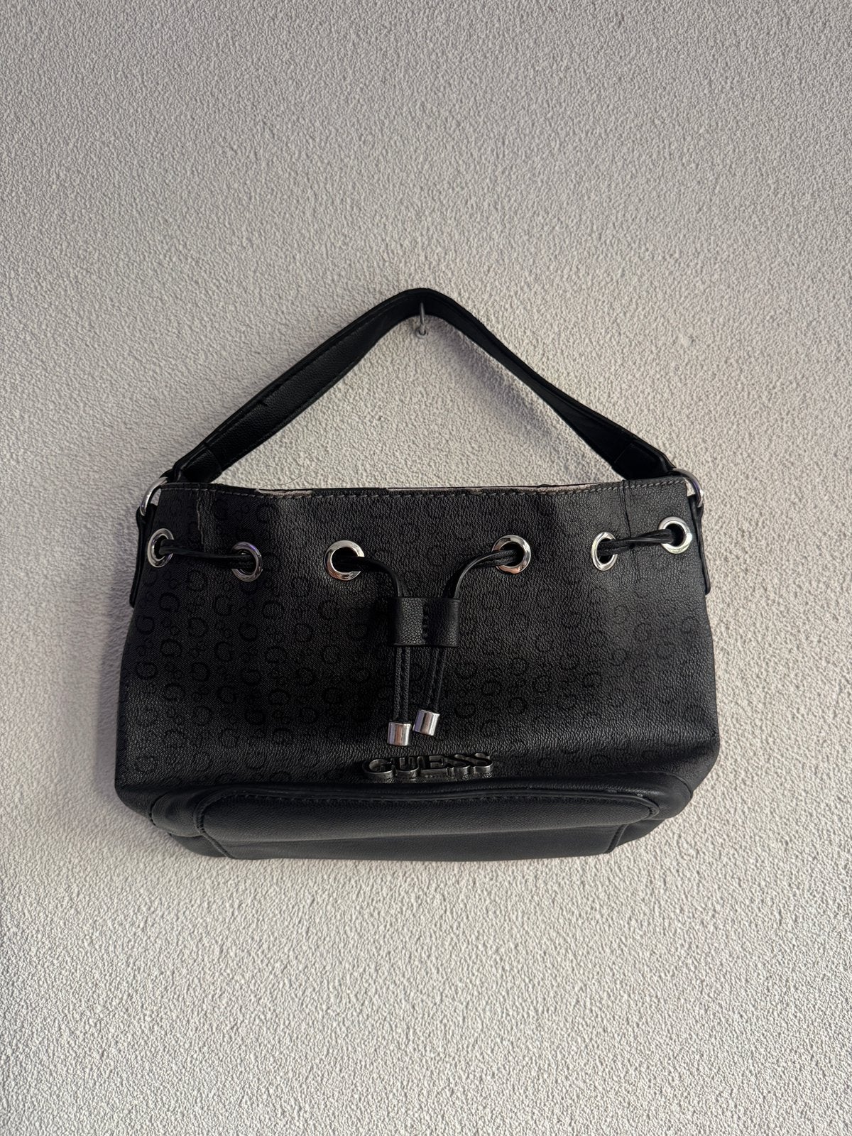 Guess Y2K zwart grijze schoudertas met monogram print, Guess, Gebruikt, Schoudertasje, Zwart