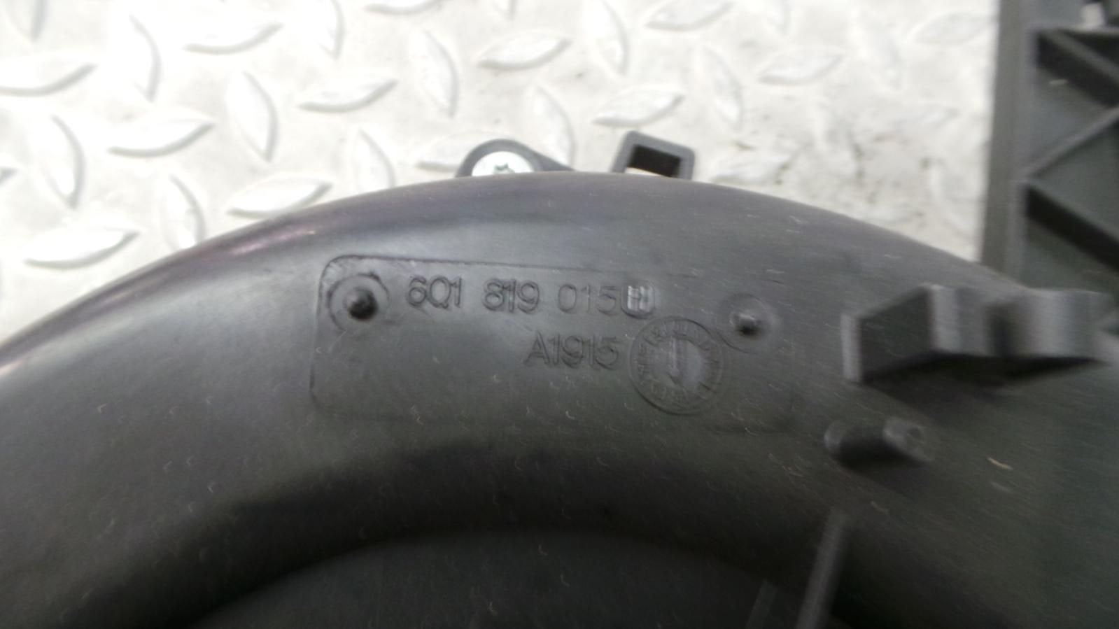 VOLKSWAGEN POLO COMFORTLIN KACHELMOTOR 2008, Auto-onderdelen, Ophalen of Verzenden, Gebruikt, Stiba lid