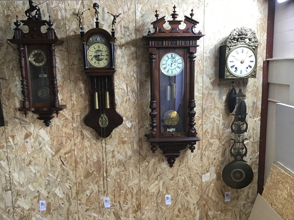 4 oude klokken, Ophalen