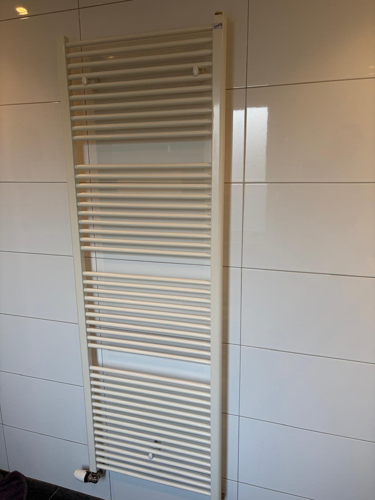 radiator badkamer in zeer nette staat, Ophalen, Radiator, Minder dan 60 cm, Zo goed als nieuw
