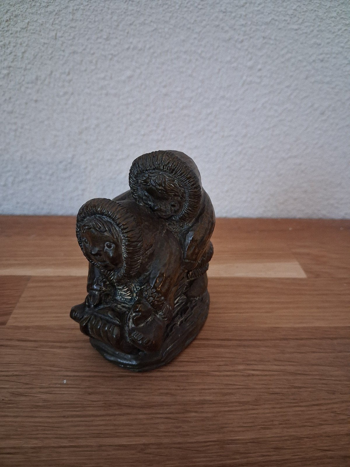 Vintage bronzen beeldje: Inuit moeder met kind, Ophalen of Verzenden