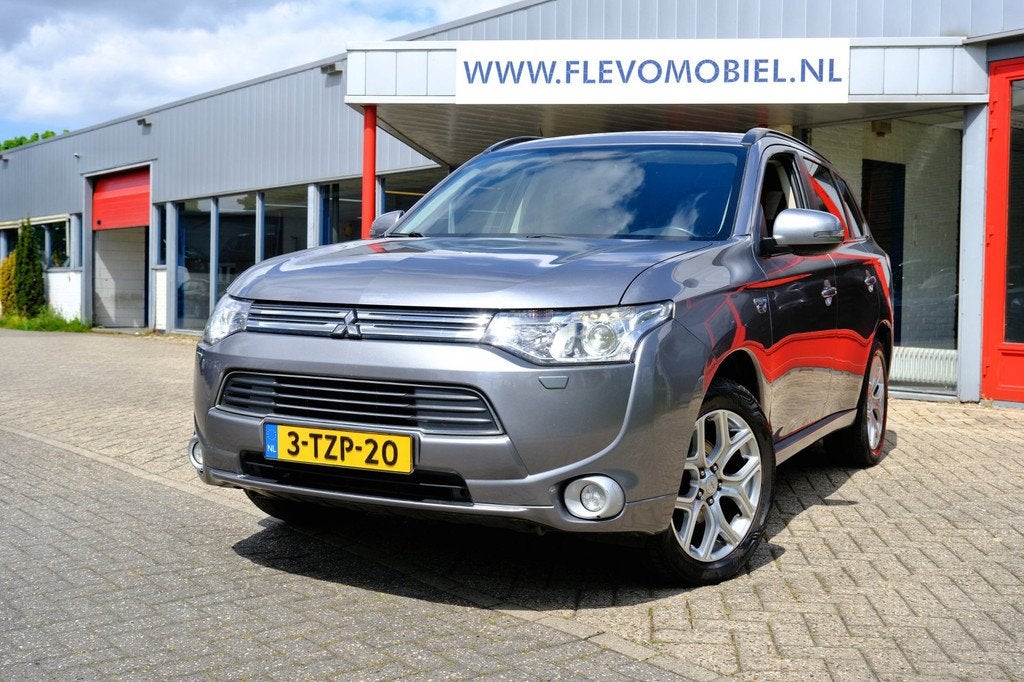 Mitsubishi Outlander 2.0 PHEV Executive Edition Aut. Navi|Xe, Auto's, Mitsubishi, Start-stop-systeem, 4 cilinders, Vierwielaandrijving