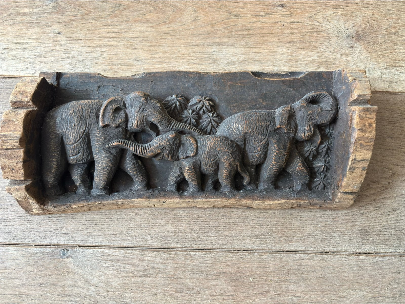 Houtsnijwerk uit Indonesië - Olifantenfamilie, Houtsnijwerk, Verzenden, 20 - 50 cm, Hout