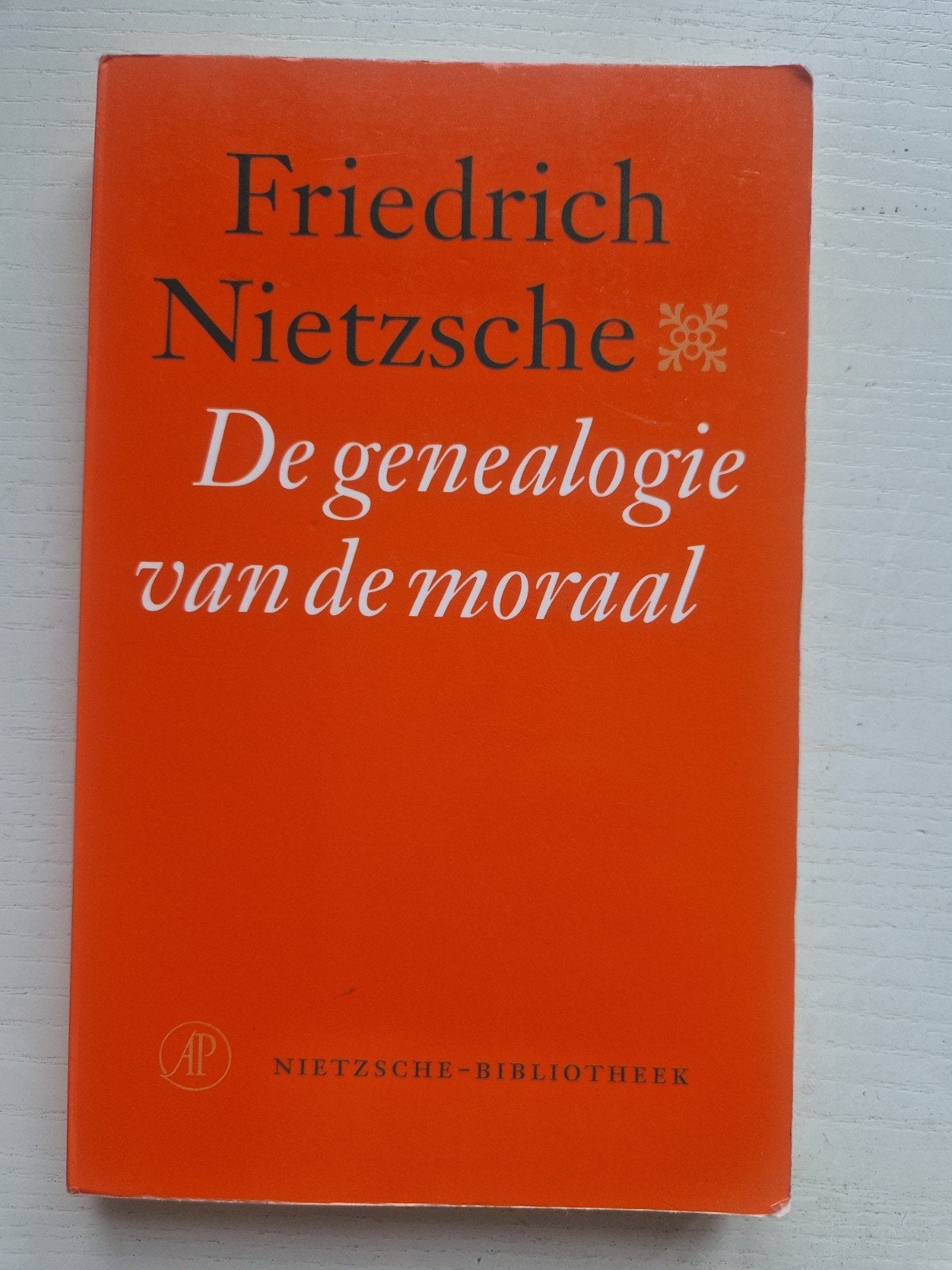 De Genealogie van de Moraal - Friedrich Nietzsche, Boeken, Ophalen of Verzenden, Gelezen, Wijsbegeerte of Ethiek, Friedrich Nietzsche