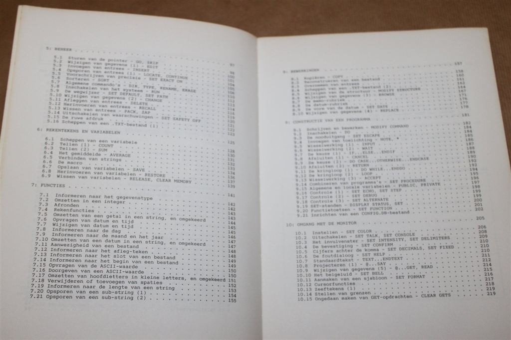 Handleiding dBase III. 1986. Databse management., Boeken, Informatica en Computer, Ophalen of Verzenden, Gelezen, Internet of Webdesign