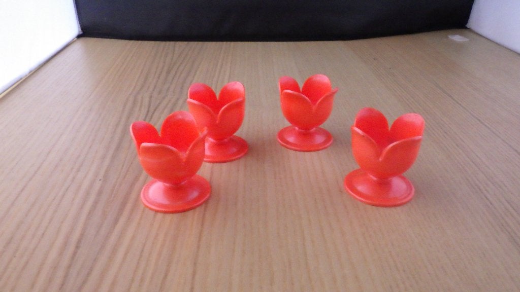 4 mooie retro rode eierdopjes, Ophalen of Verzenden, Overige typen