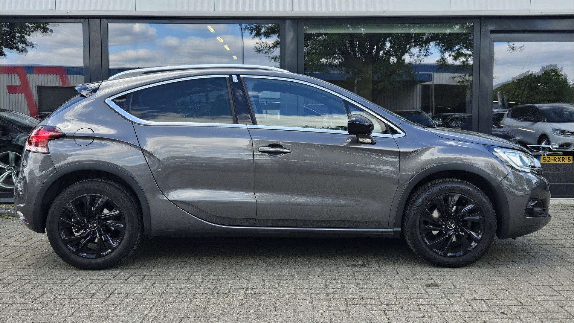 DS DS 4 Crossback 1.2 PureTech Chic + LED + SOUNDSYSTEM + AL, Auto's, Dealer onderhouden, Gebruikt, 1199 cc, Alcantara