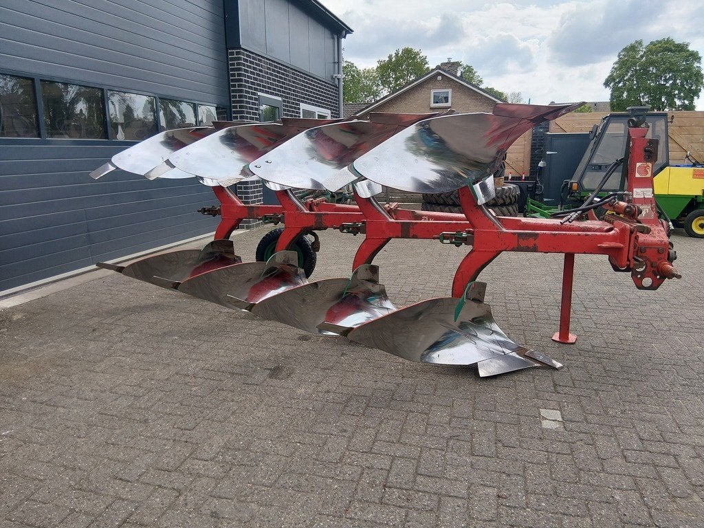 Kverneland 4 schaar ploeg, De Dommel 38
8253 PL  Dronten, NL, Overige, Kverneland, Benelux.sales@kvernelandgroup.com