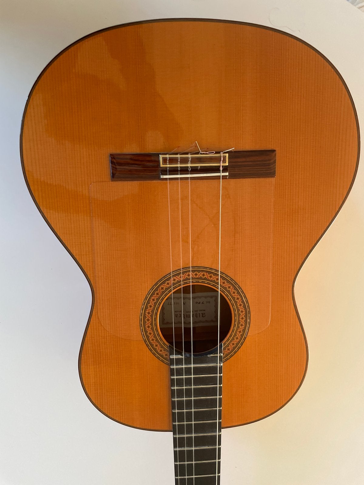 Foto 4 van Alhambra 7FC Klassieke Flamenco Gitaar - Zo goed als nieuw