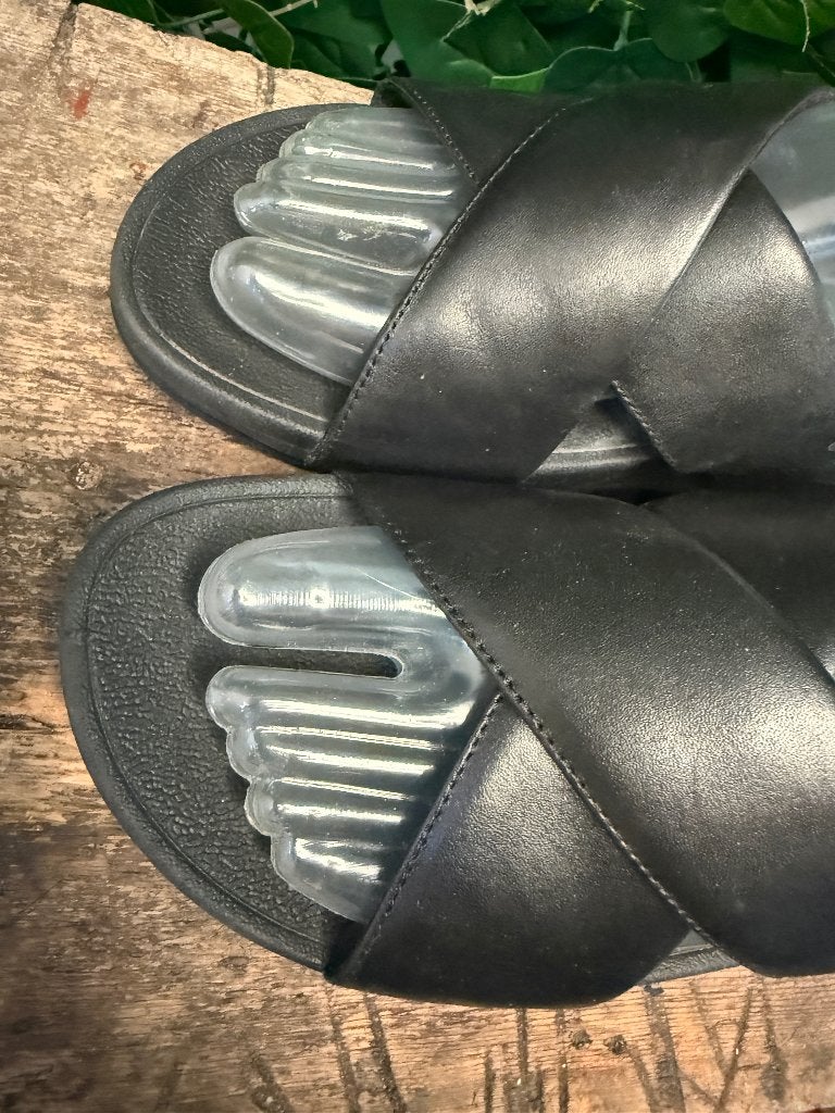 bijna Nieuwe slippers van Fitflop maat 40, Zwart, Ophalen of Verzenden, Zo goed als nieuw, Fitflop