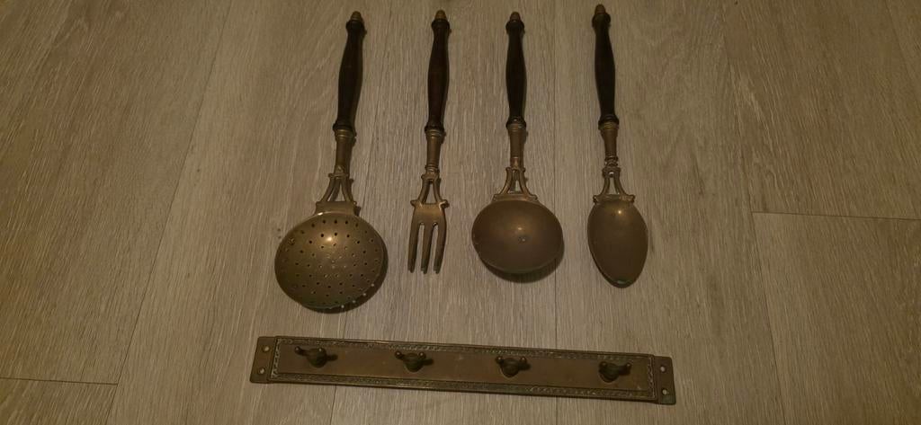 Antiek messing keukengerei wandrek, Ophalen of Verzenden