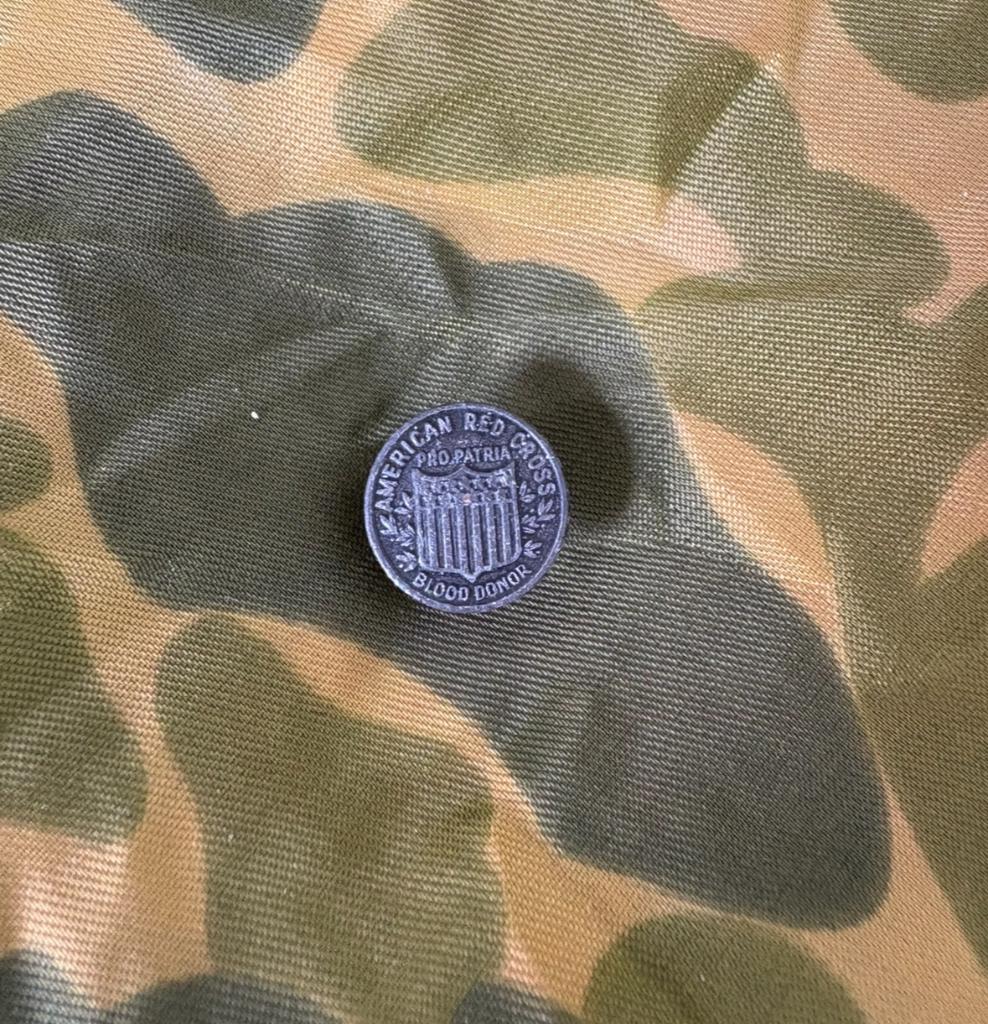 Tweede wereldoorlog US blood donor pin, Verzamelen, Militaria | Tweede Wereldoorlog, Ophalen of Verzenden, Landmacht, Amerika