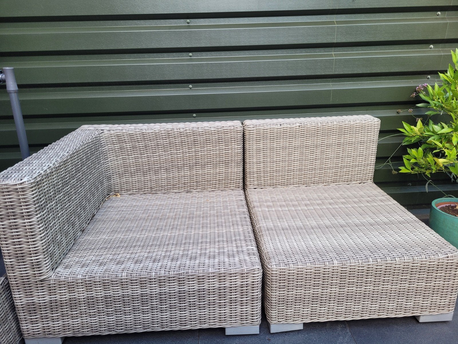 wicker bankje, 2 delen. balkon Gratis andere delen, Gebruikt, Wicker, Stoel, Ophalen