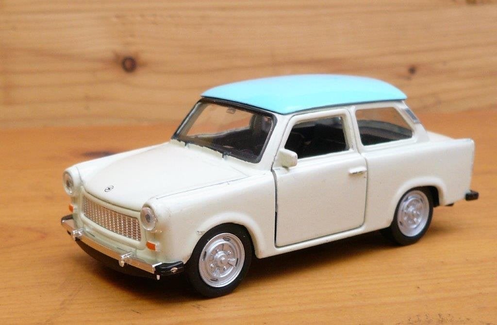 Trabant 601 crème / turquoise dak. 1/38 Welly., Ophalen of Verzenden, Nieuw, Auto, Overige merken