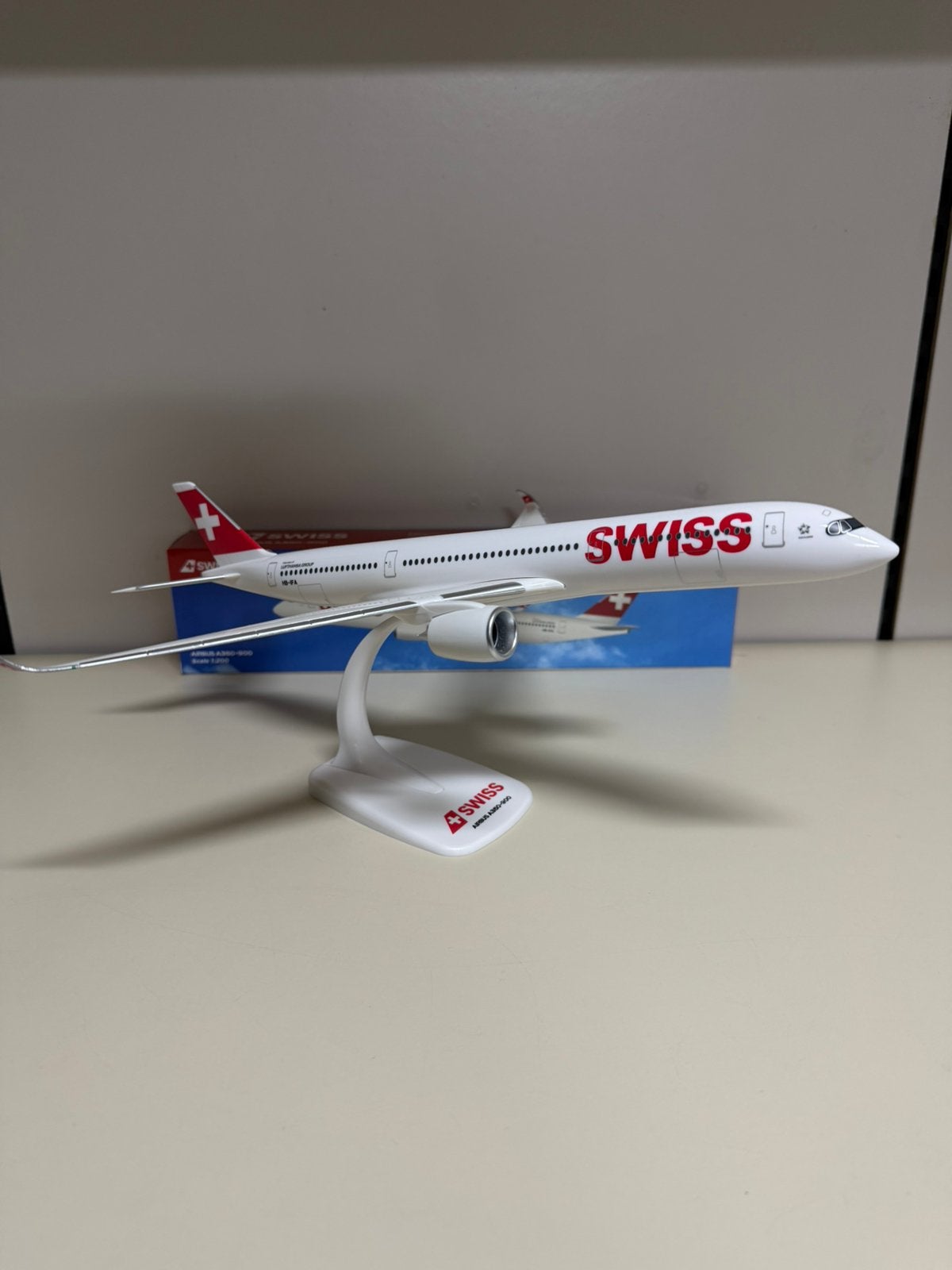 NIEUW! 1:200 schaalmodel Swiss Airbus a350-900, Ophalen of Verzenden, Nieuw, Schaalmodel