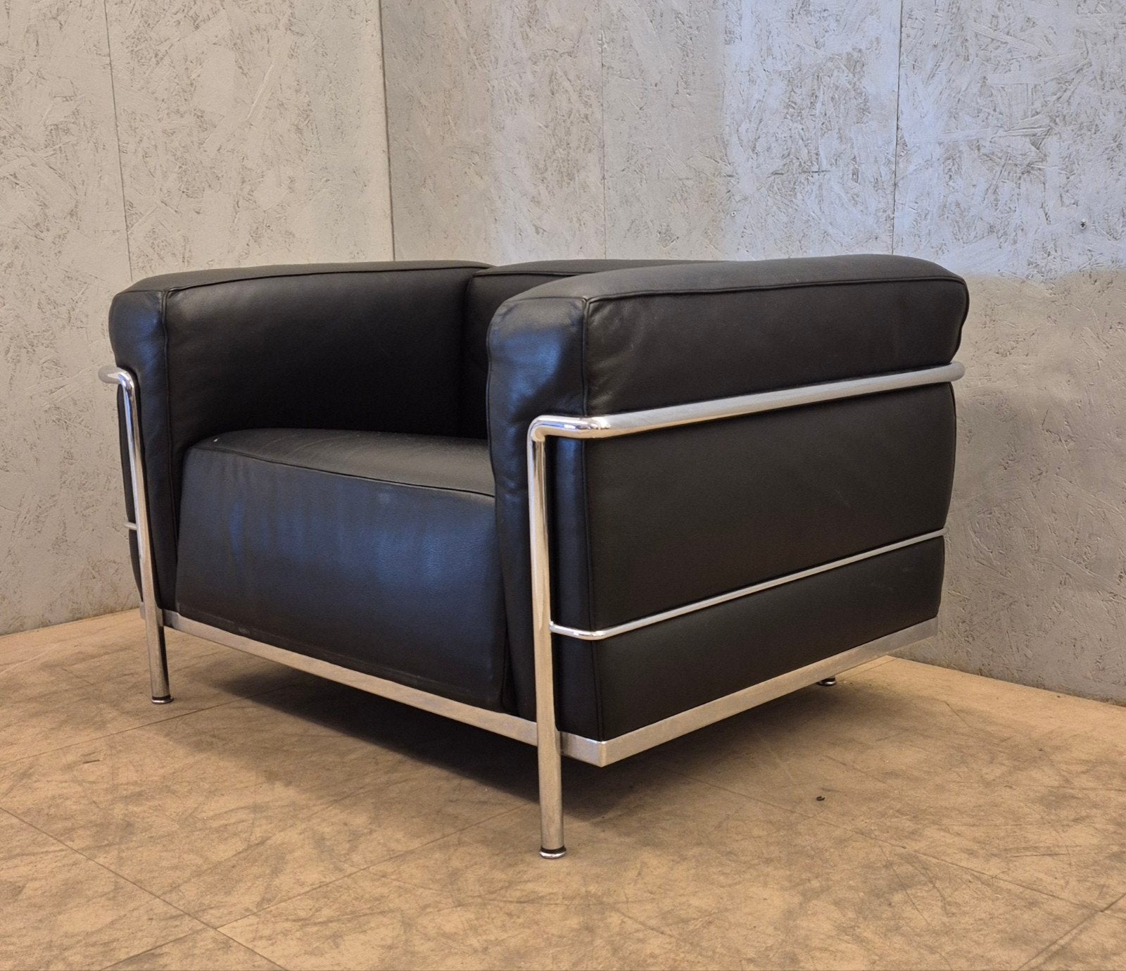 Cassina LC3 Le Corbusier fauteuil zwart leer, Minder dan 75 cm, Cassina, Leer, Zo goed als nieuw