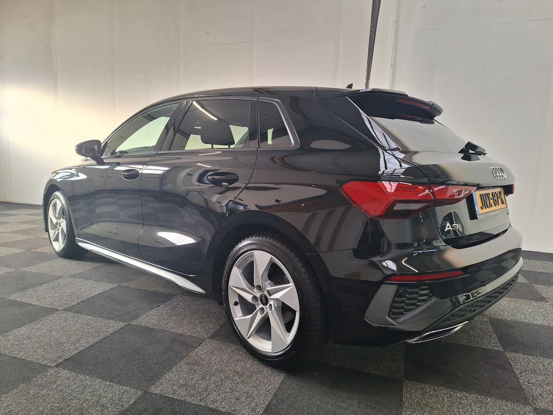 Foto 3 van Audi A3 SPORTBACK 2024. 30 TFSI S-LINE. 1e EIG. 26.000 km.