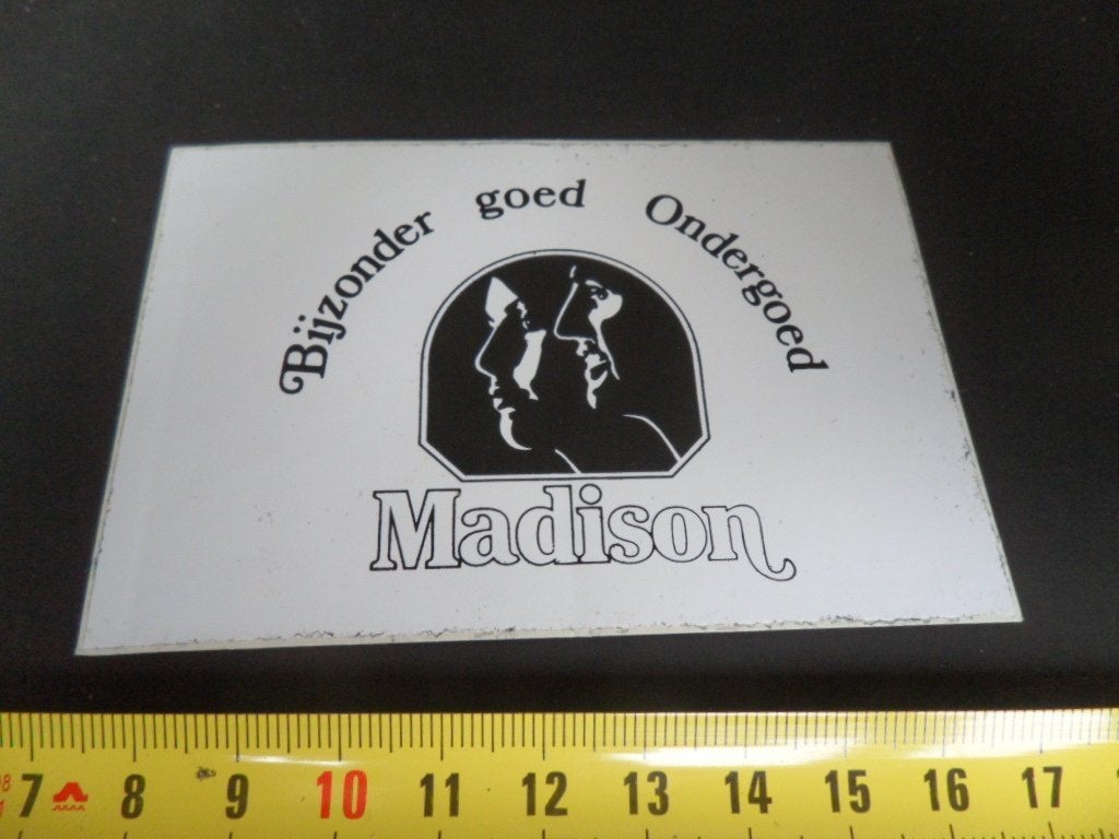 sticker Bijzonder goed Ondergoed  Madison, Ophalen, Zo goed als nieuw