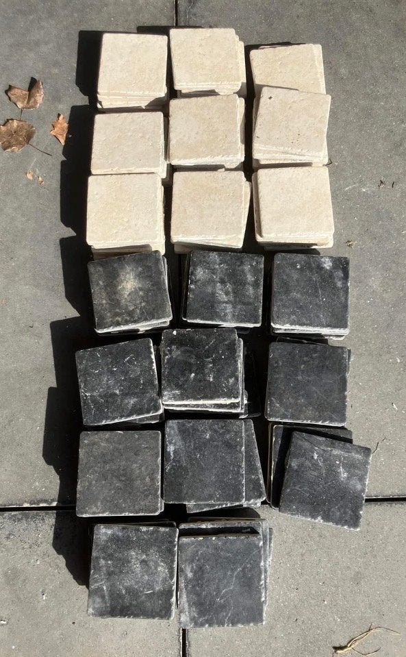 Tegeltjes (gebruikt) 10x10 Zwart en Crème - 43 Wit, 55 Zwart, Ophalen, Overige materialen, Gebruikt, Overige typen