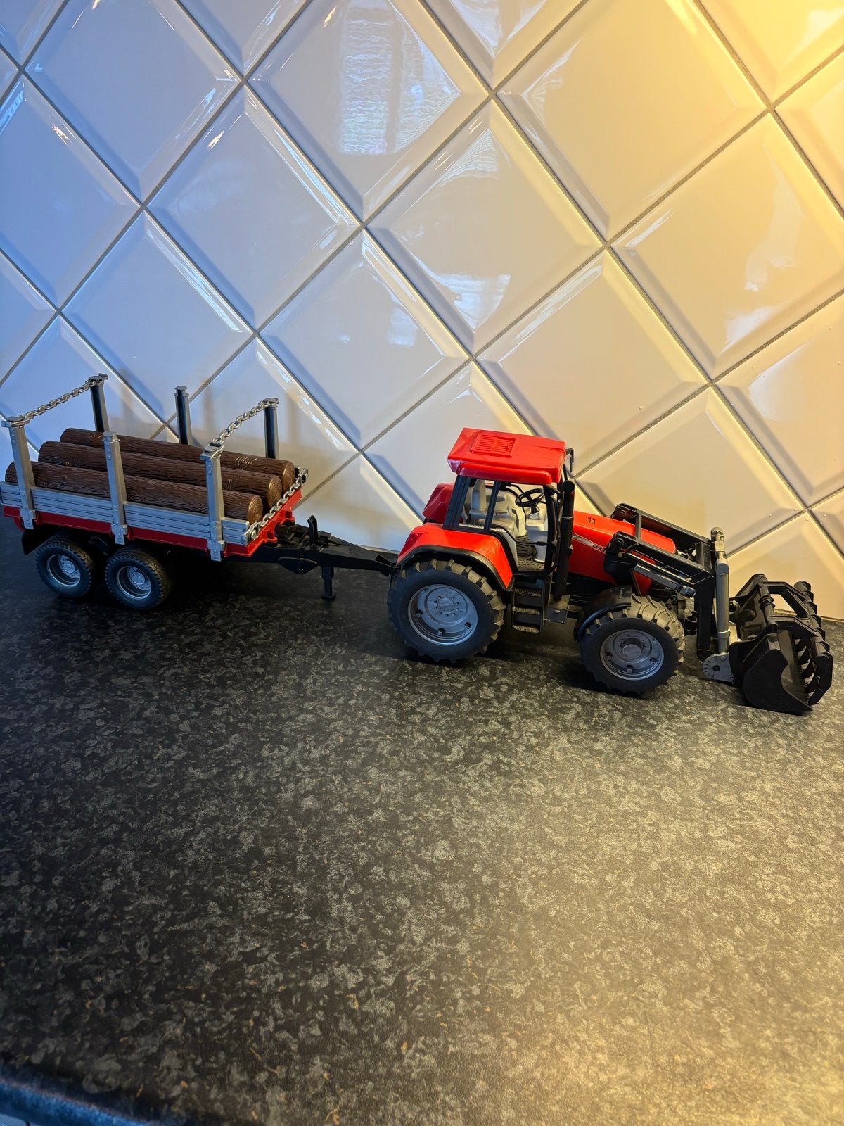 Bruder tractor met voorlader en aanhanger - defect, Kinderen en Baby's, Speelgoed | Speelgoedvoertuigen, Ophalen of Verzenden