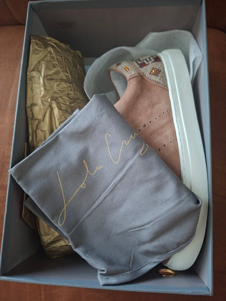 Lola Cruz, Beige, Ophalen of Verzenden, Sneakers of Gympen, Lola cruz