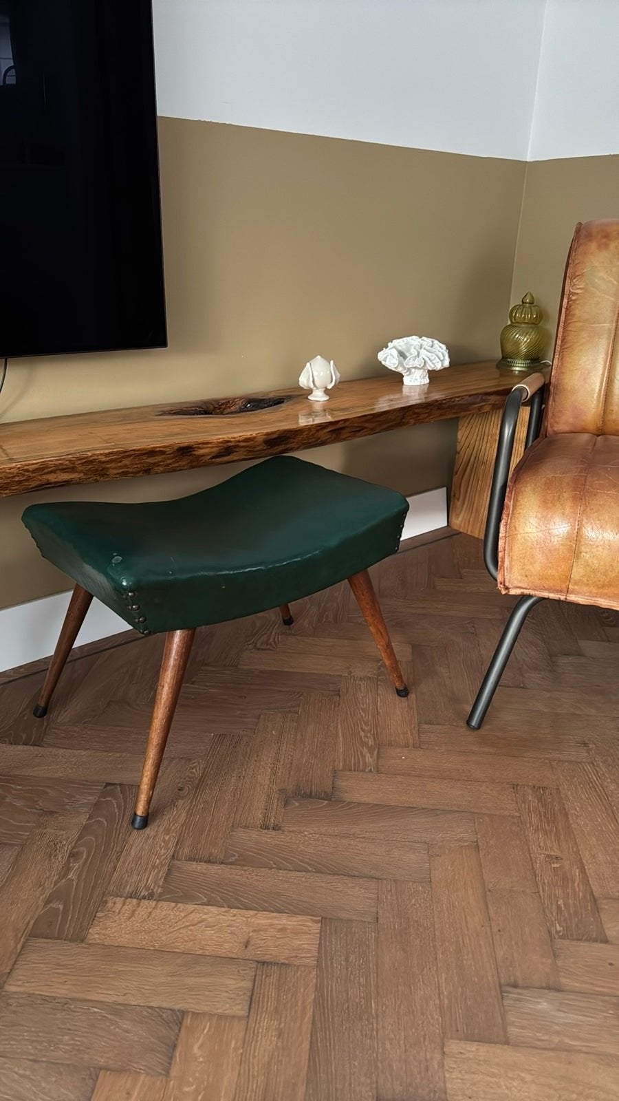 Vintage Groene Voetenbankje / Krukje met Houten Poten, Ophalen, Gebruikt, Hout