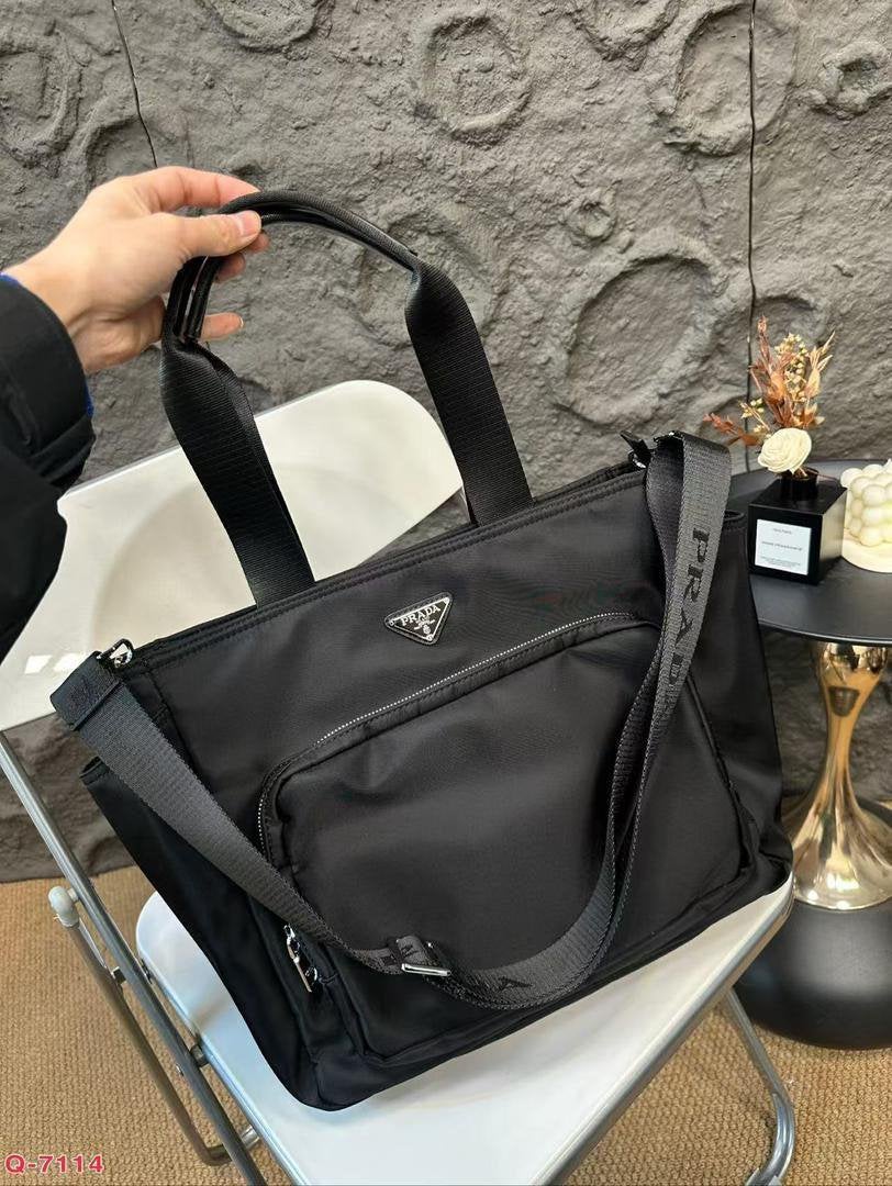 Prada Re-Nylon Baby Luiertas, Nieuw !, Verzorgingstas, Zwart, Nieuw, Ophalen of Verzenden
