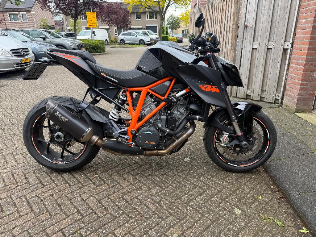 KTM 1290 Super Duke R 2015 Akrapovič Schadevrij, Motoren, Motoren | KTM, 2 cilinders, Gebruikt, 1301 cc, Meer dan 35 kW