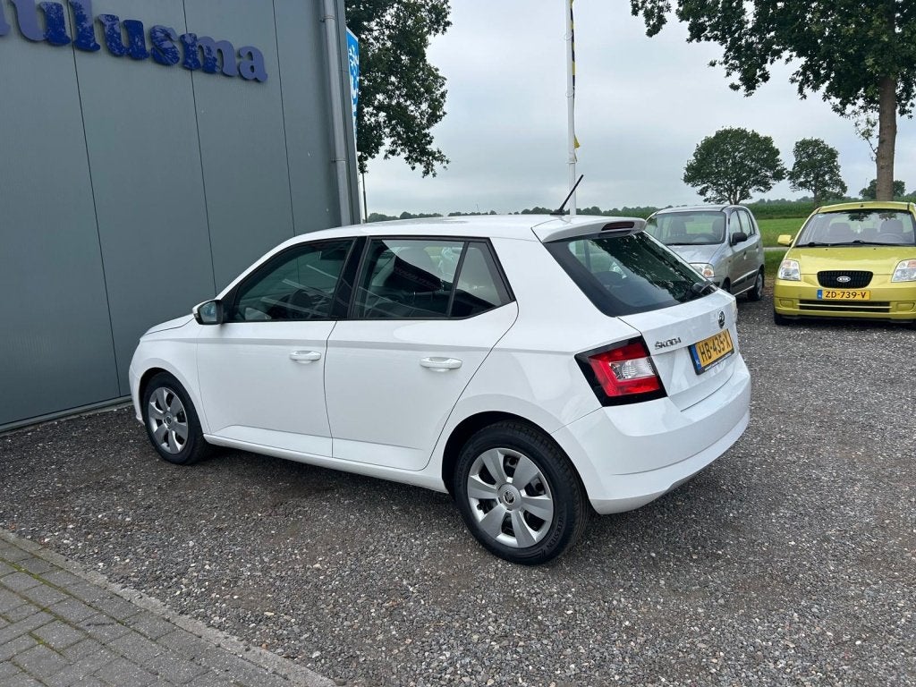 Skoda Fabia 1.0 Sprint Airco/Cruise/Usb/Isofix (bj 2016), Auto's, Stof, Wit, Origineel Nederlands, Bedrijf