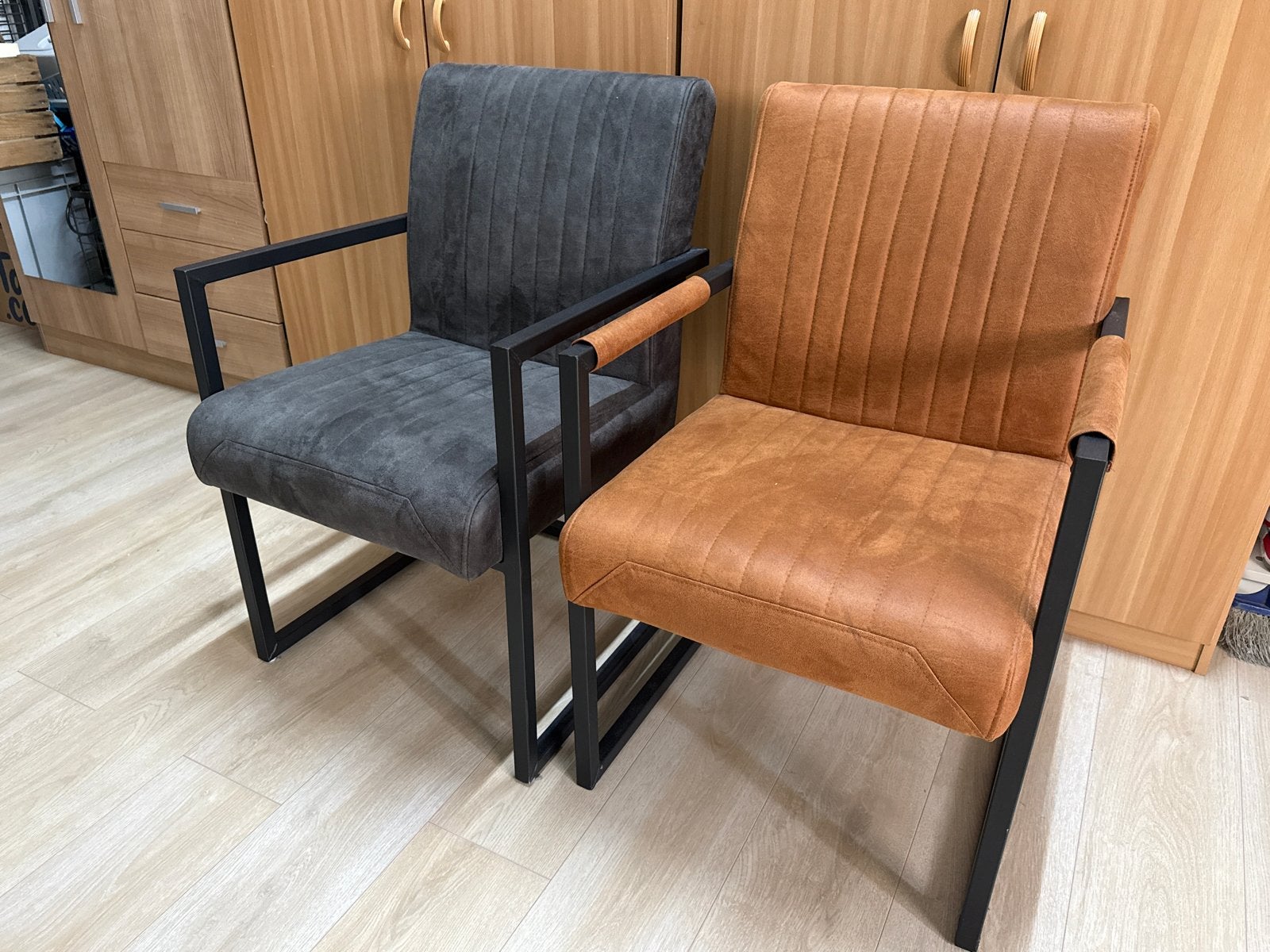 Set van 2 industriële eetkamerstoelen met armleuningen, Ophalen, Gebruikt, Twee, Overige kleuren